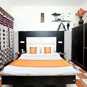 Plaza 7 2*, Chandīgarh Indien